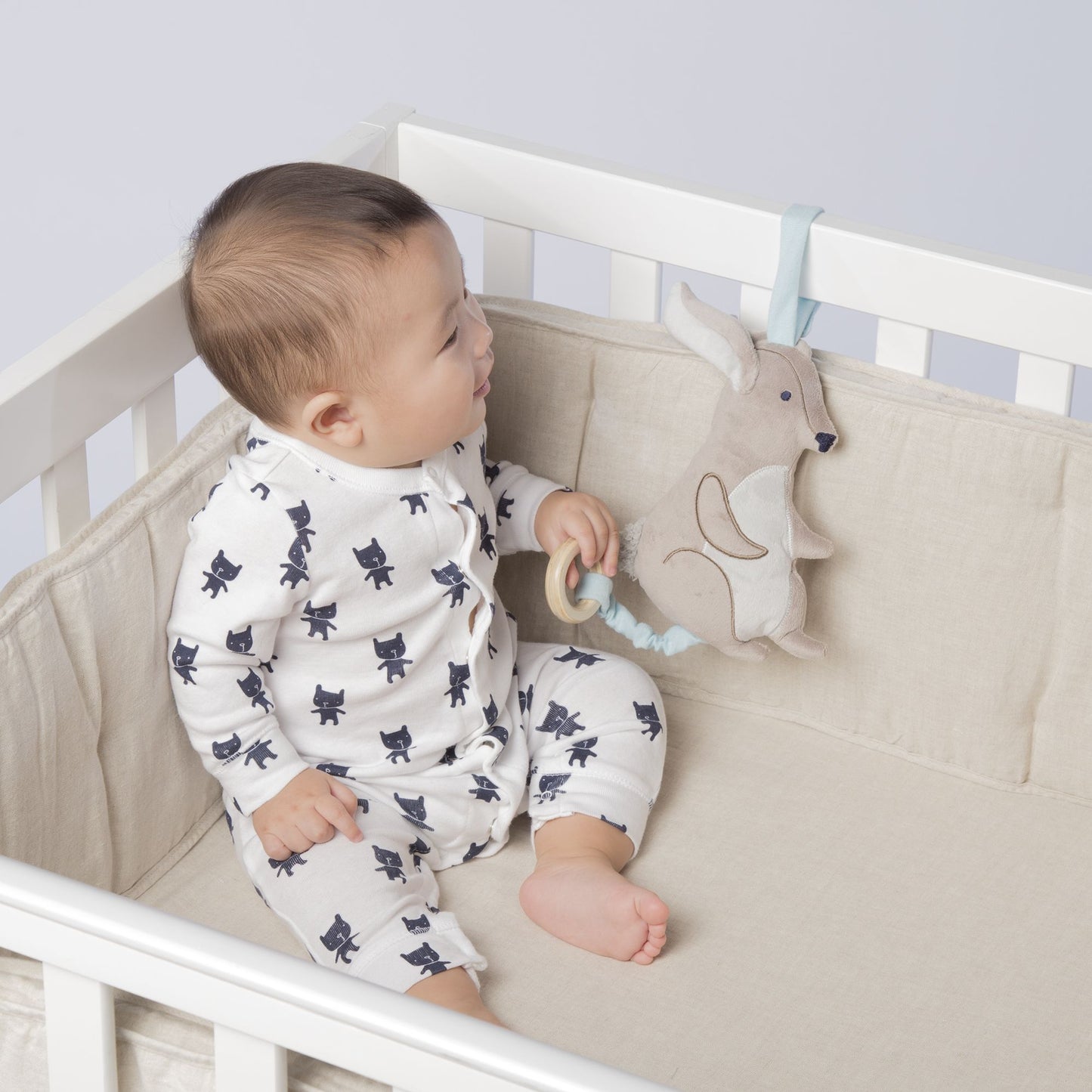 Manhattan Toy Camp Acorn Bunny Pull Musical Crib Toy
