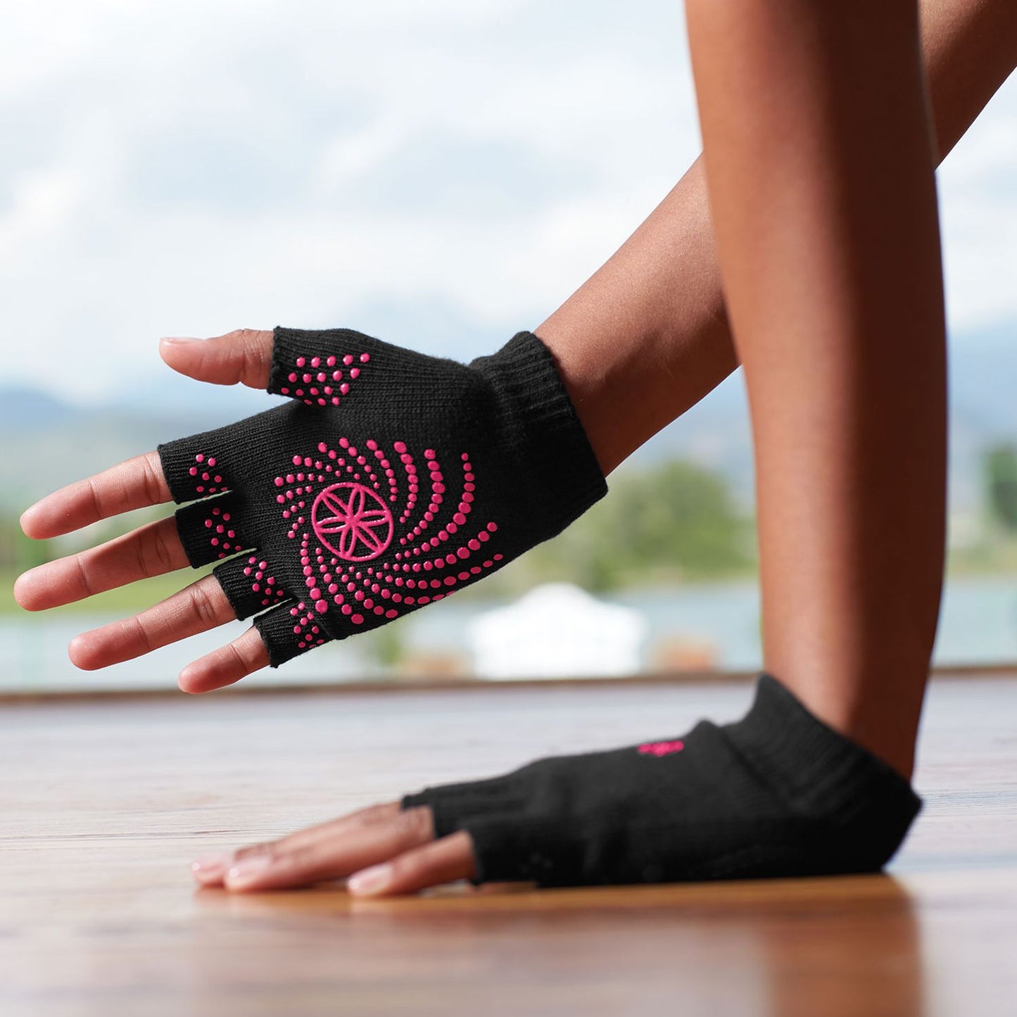 Super Grippy Yoga Gloves: Pink