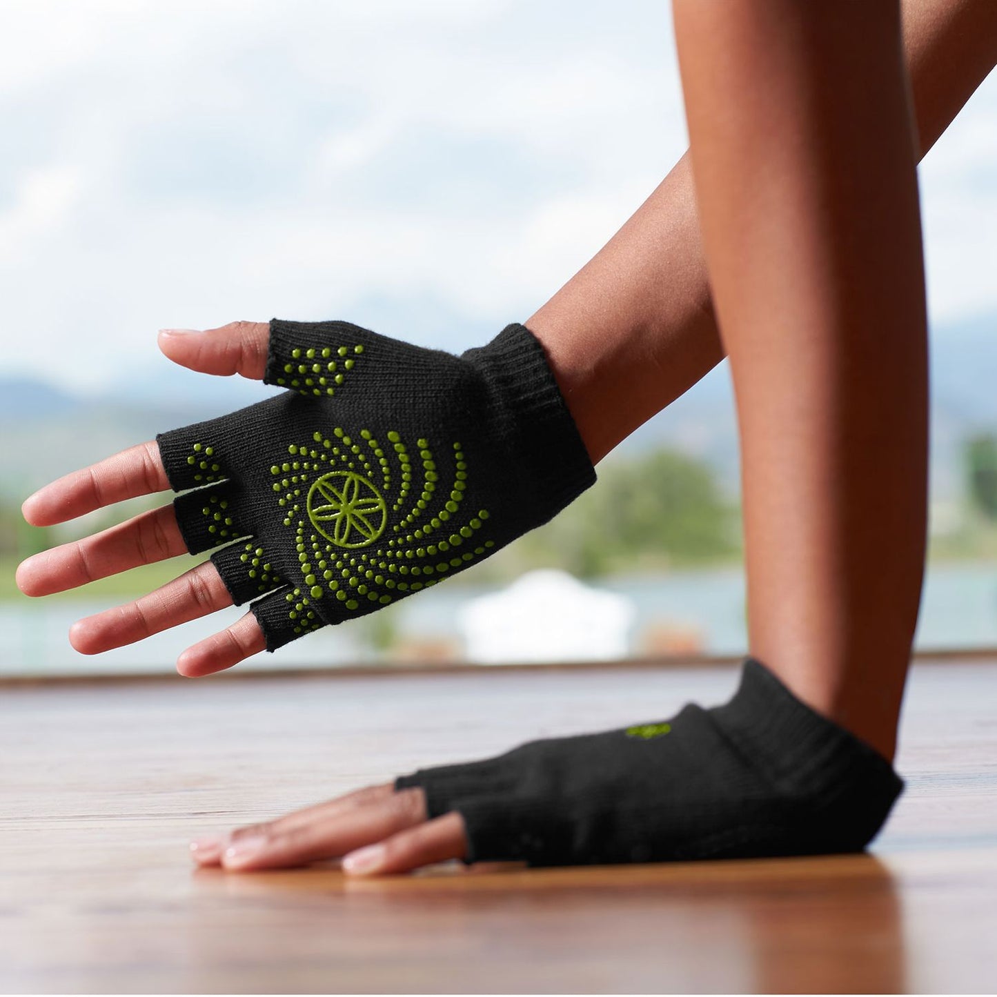 Grippy Yoga Gloves: Fern Green