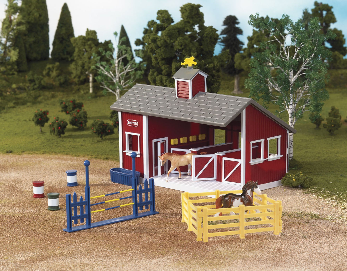 Red Stable Set w/ 2 Horses