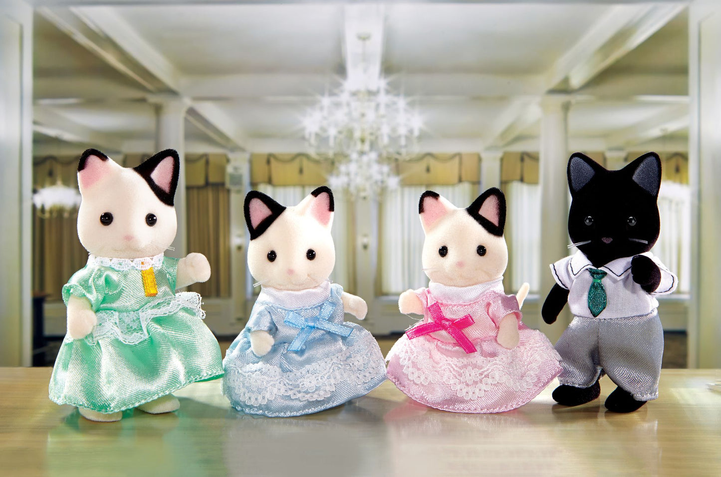 Calico Critters Tuxedo Cat Family