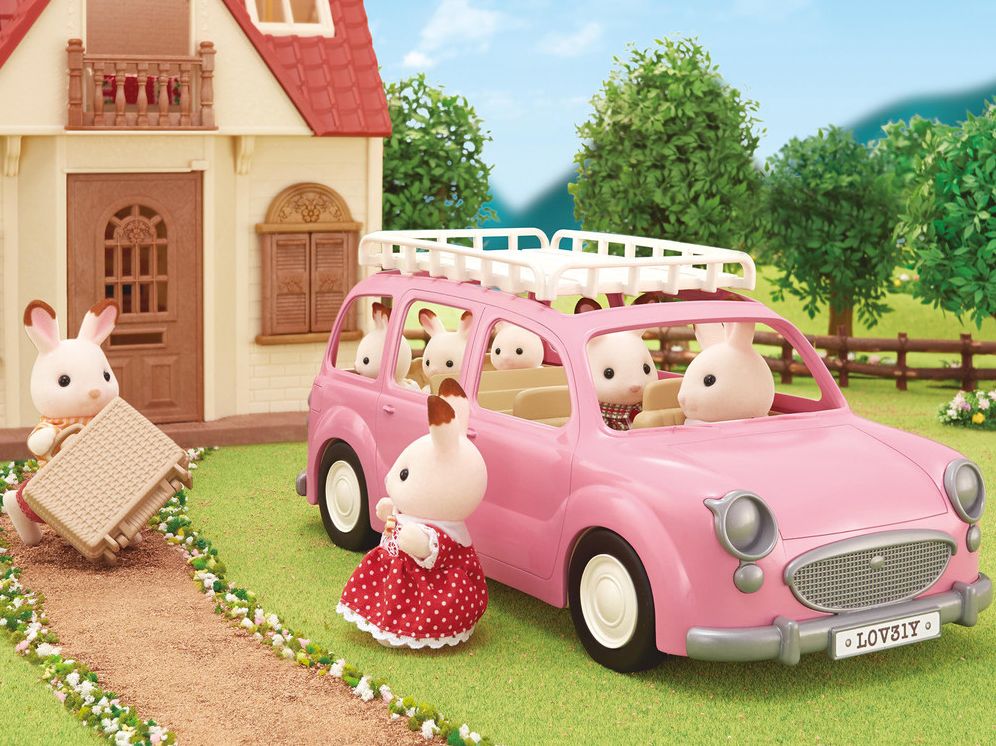 Calico Critters Family Picnic Van, Toy Vehicle for Dolls with Picnic Accessories