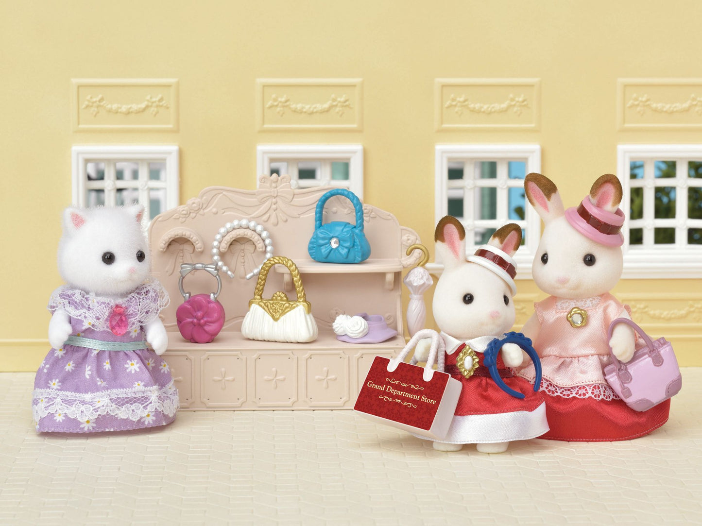 Calico Critters Fashion Showcase Set
