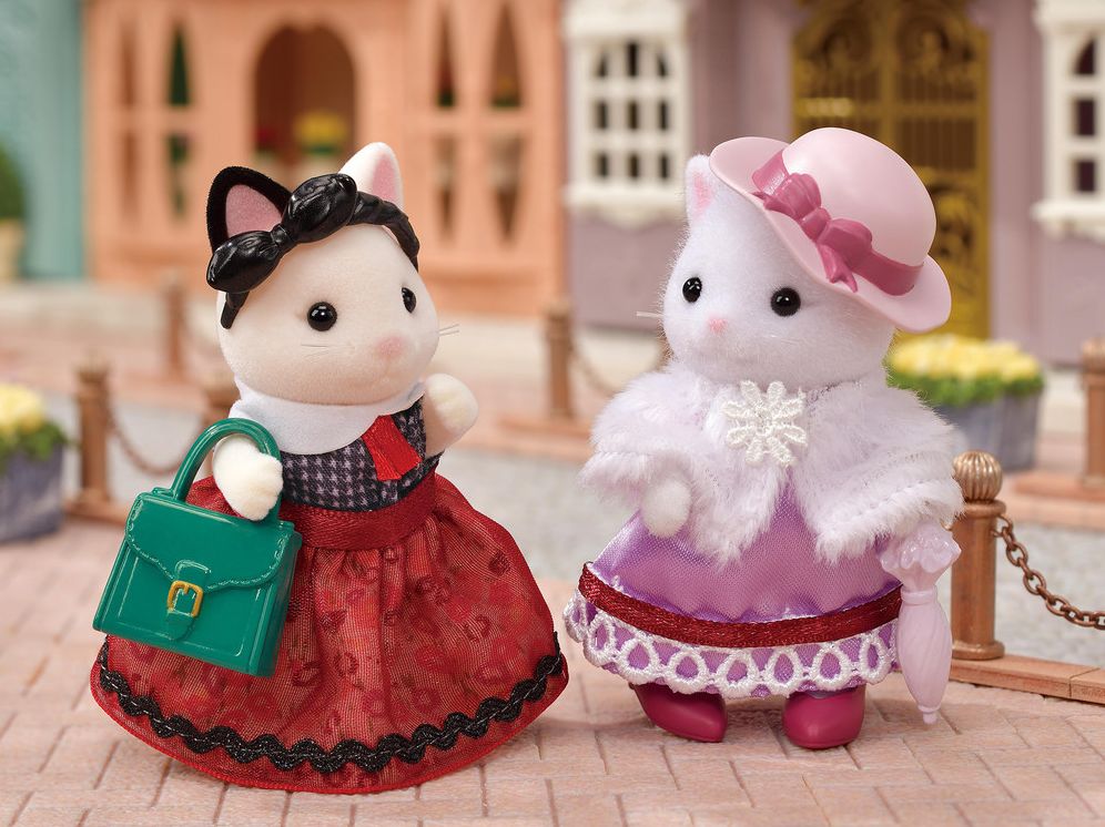 Calico Critters Fashion Playset Persian Cat, Dollhouse Playset with Figure and Fashion Accessories