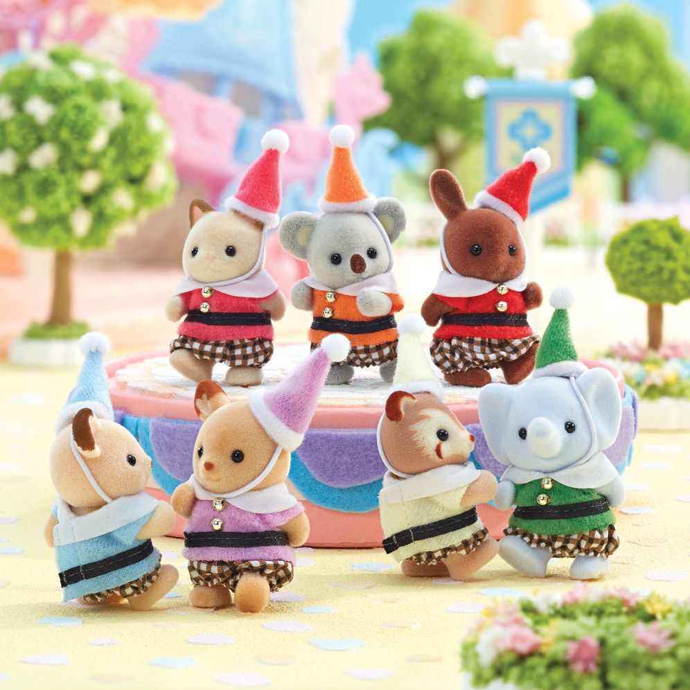 Calico Critters Fairytale Friends, Limited Edition Playset with 7 Collectible Figures and Costume Accessories