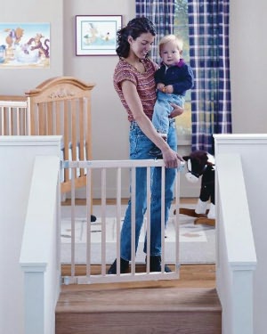 Northstates 4630 30" H Stairway Swing Gate