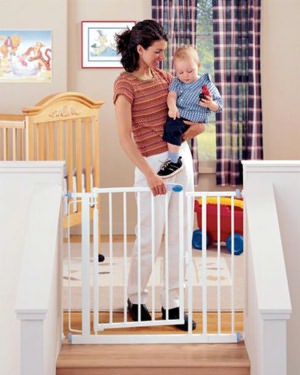 Northstates Auto-Close Walk Whrough Pressure Gate