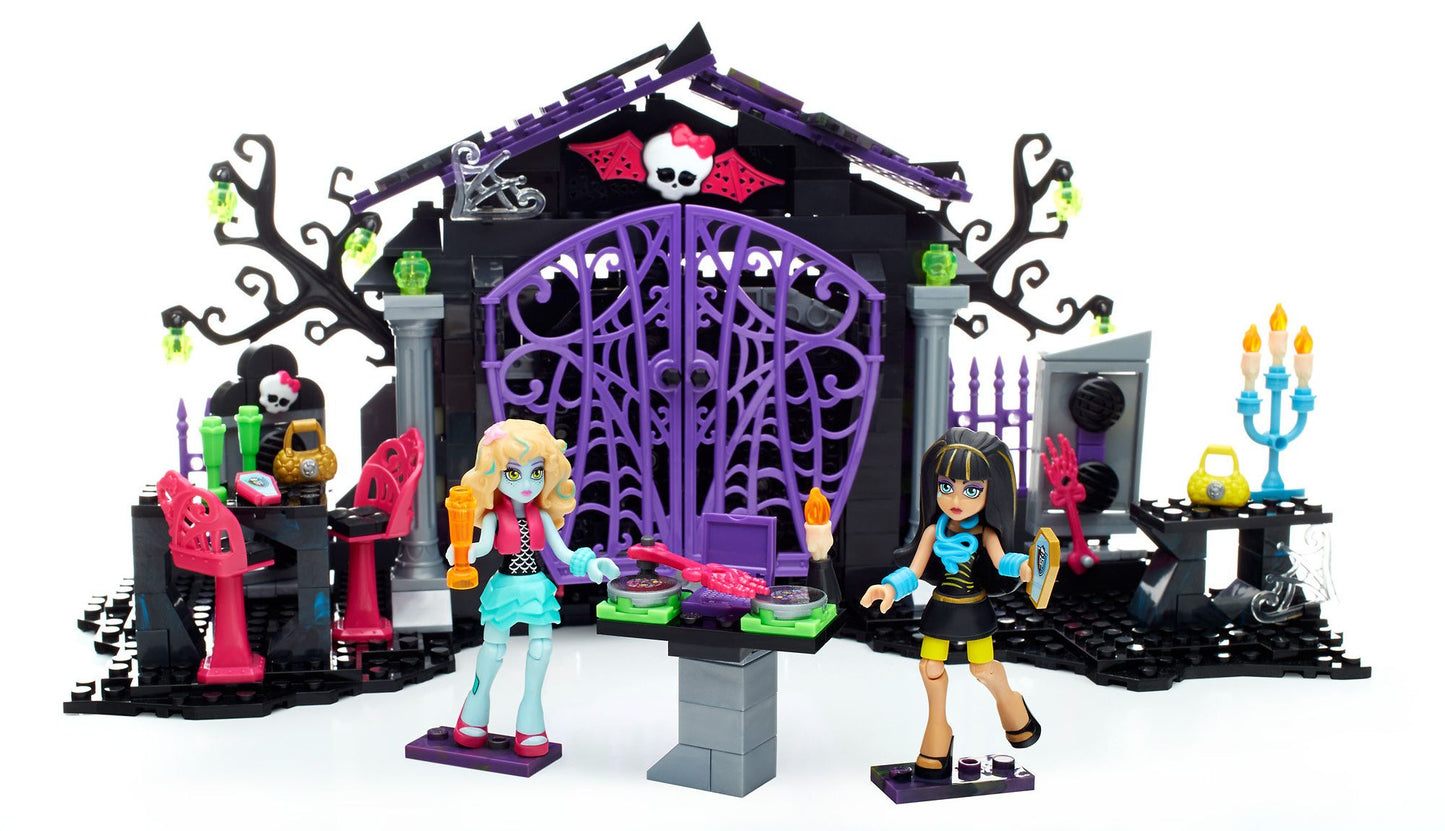 Mega Bloks Monster High Graveyard Garden Party Building Set