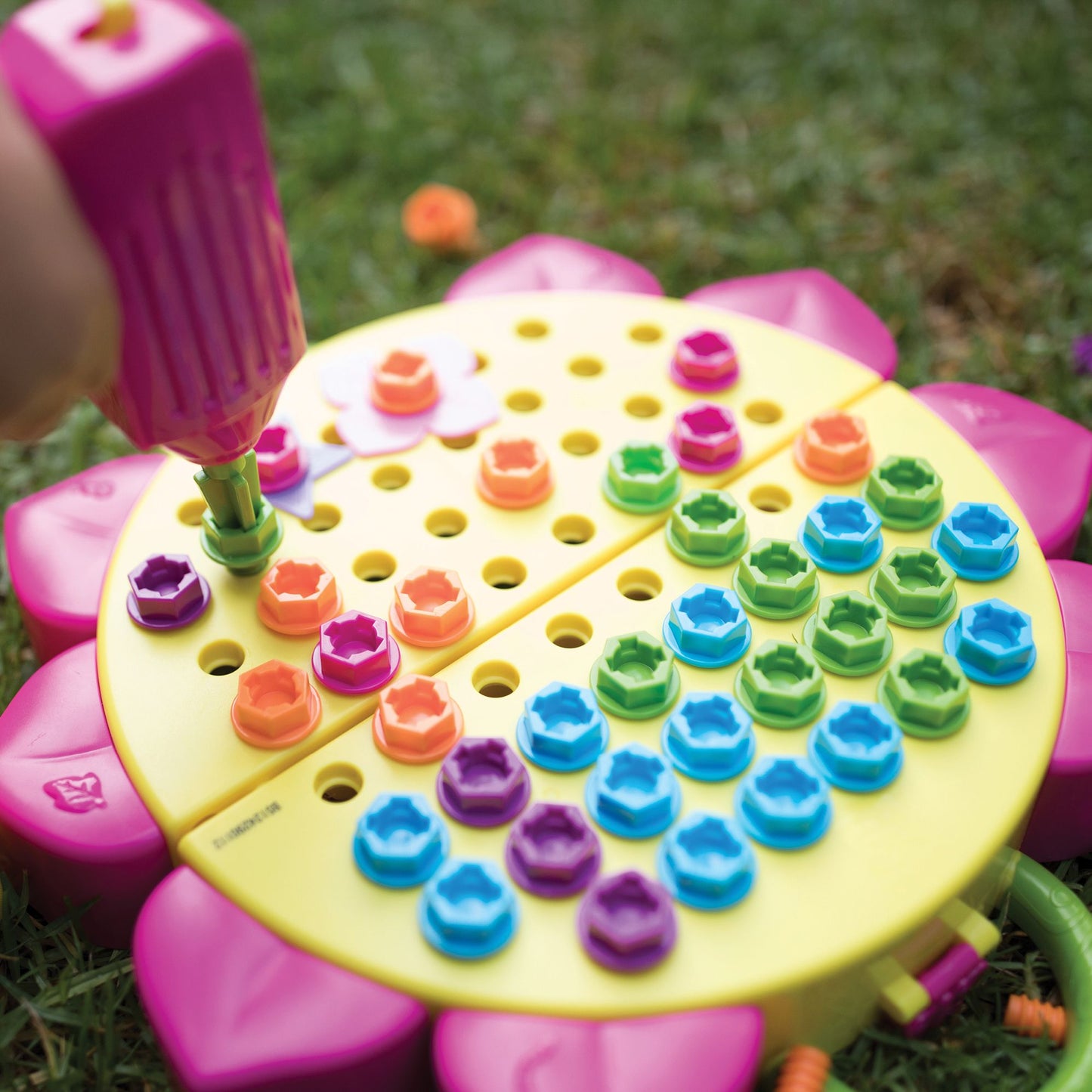 Educational Insights 4123 Design & Drill Flower Power Studio