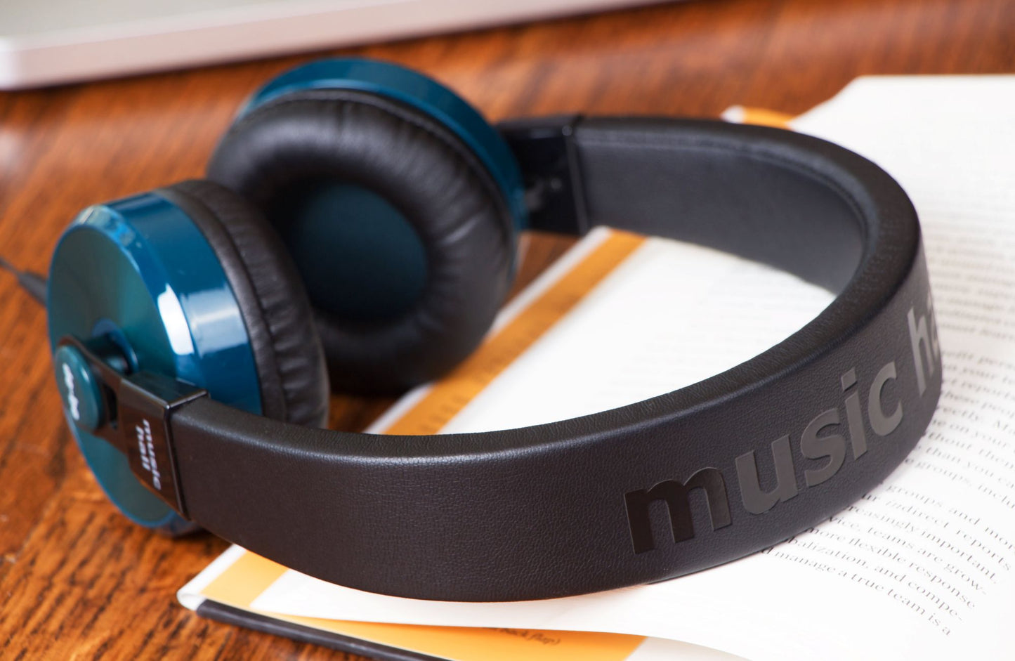 Music Hall De Be Headphone