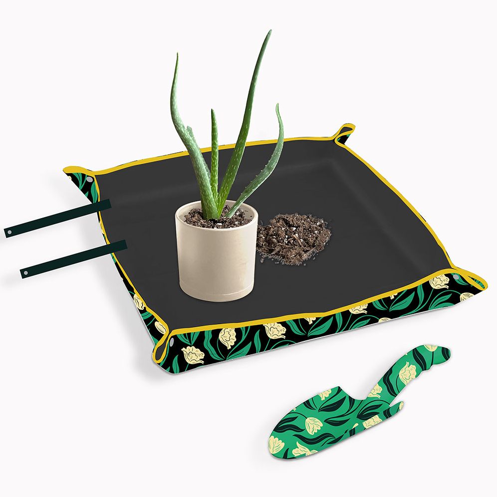 Midnight Tulip Gardening Set Exclusive