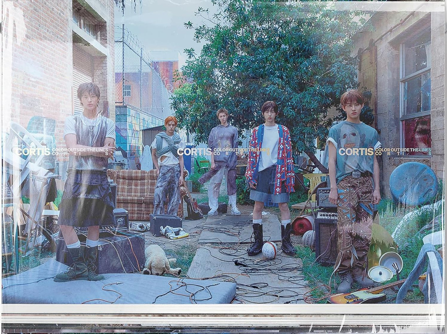 Color Outside The Lines (Scene 2 Ver.) (Cortis)