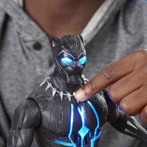 Black Panther Slash & Strike Figure