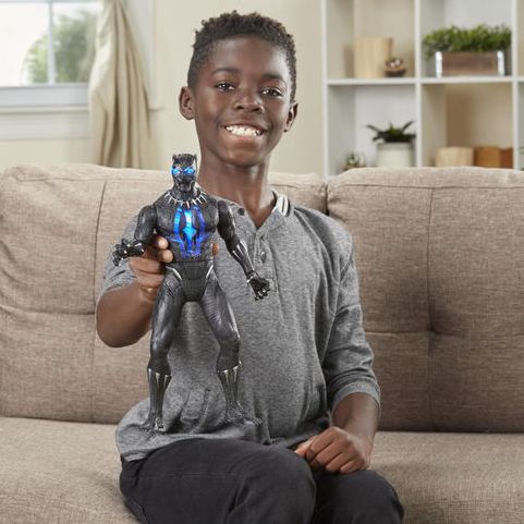 Black Panther Slash & Strike Figure