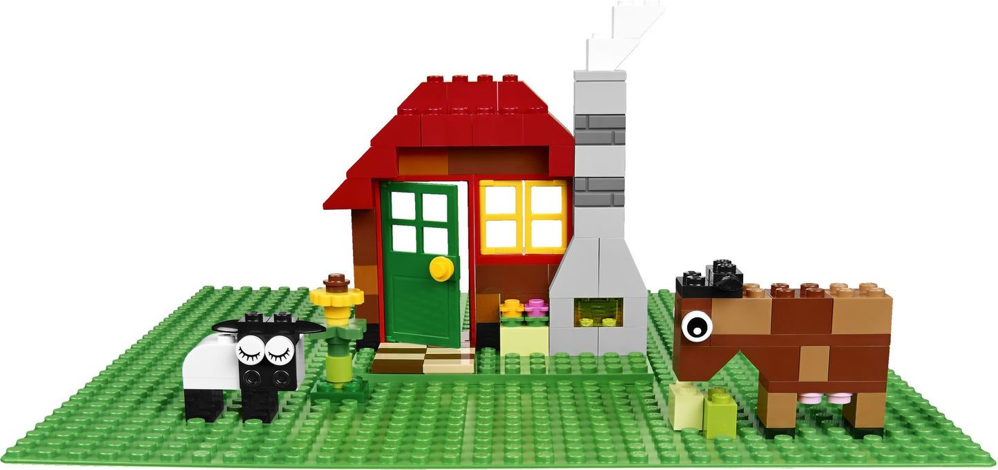 10700 LEGO Classic Green Baseplate