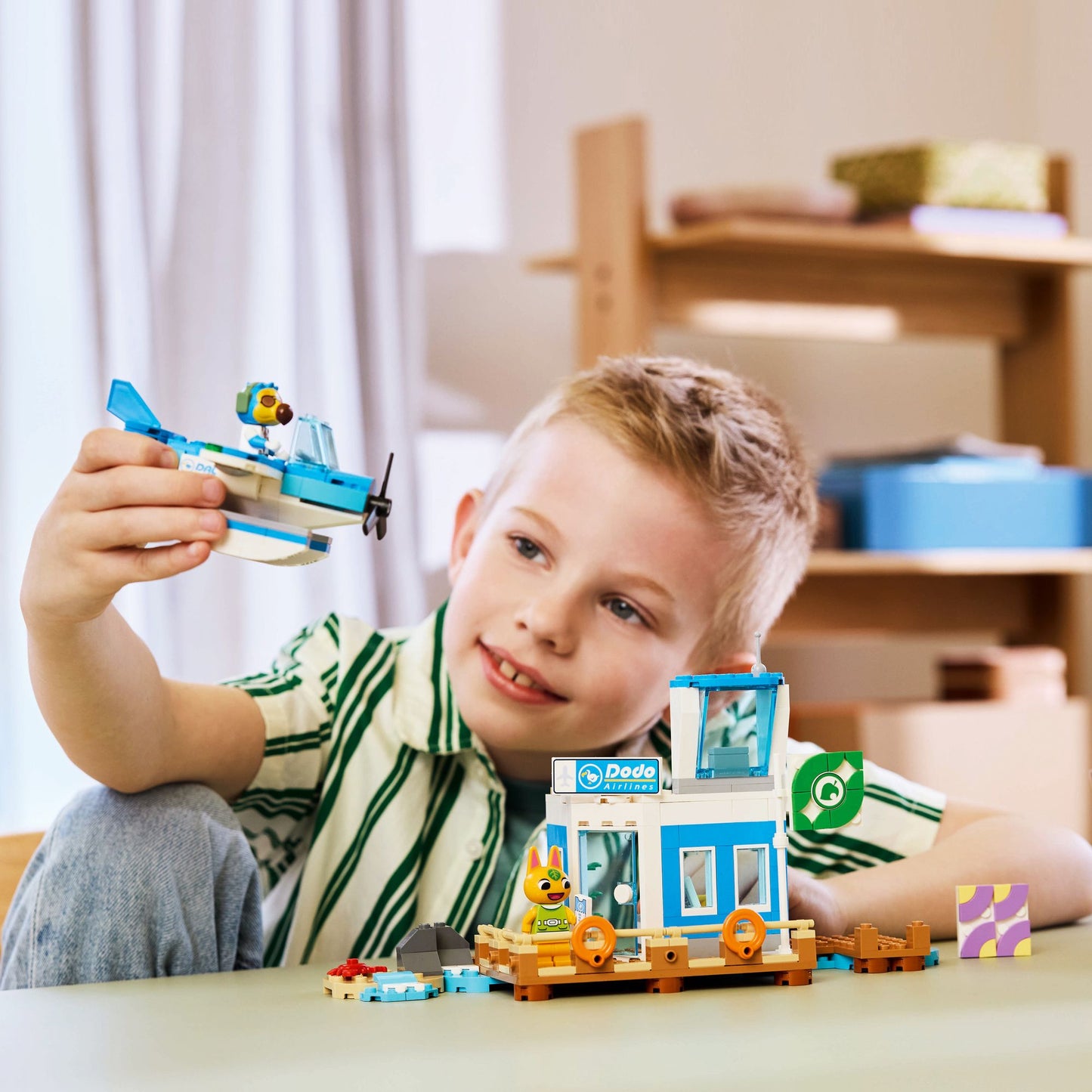 LEGO Animal Crossing Fly with Dodo Airlines 77051