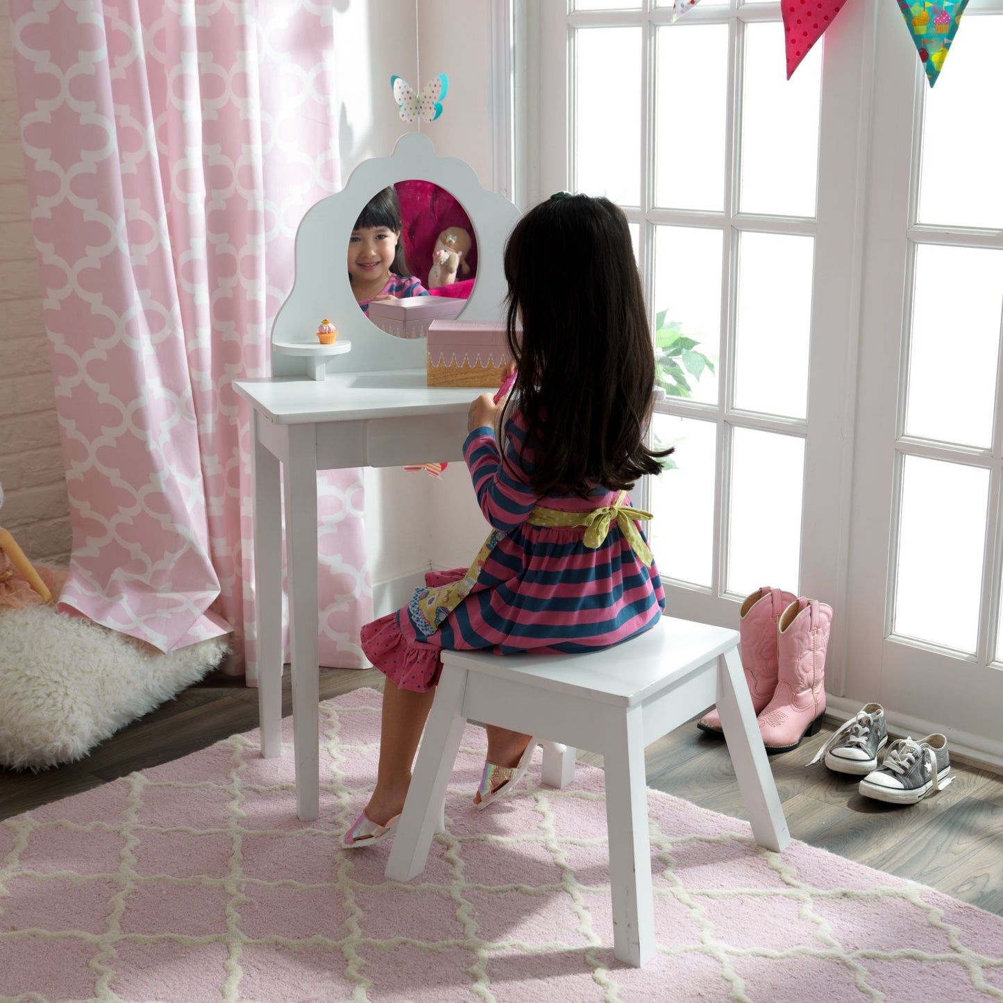 Medium Diva Vanity Table & Stool