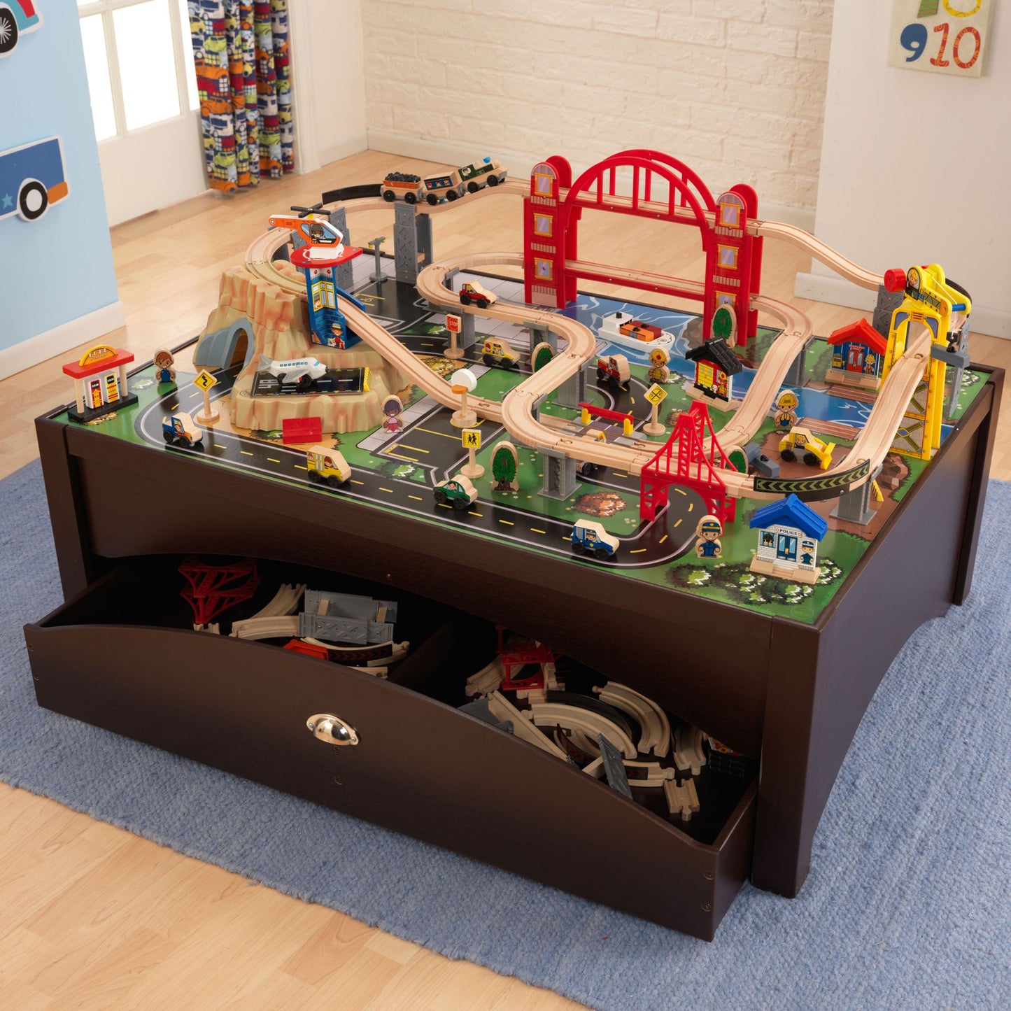 Metropolis Train Table and Set