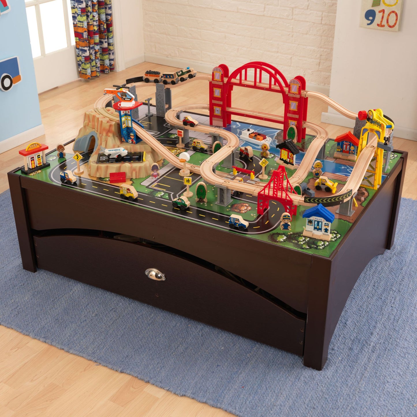 Metropolis Train Table and Set