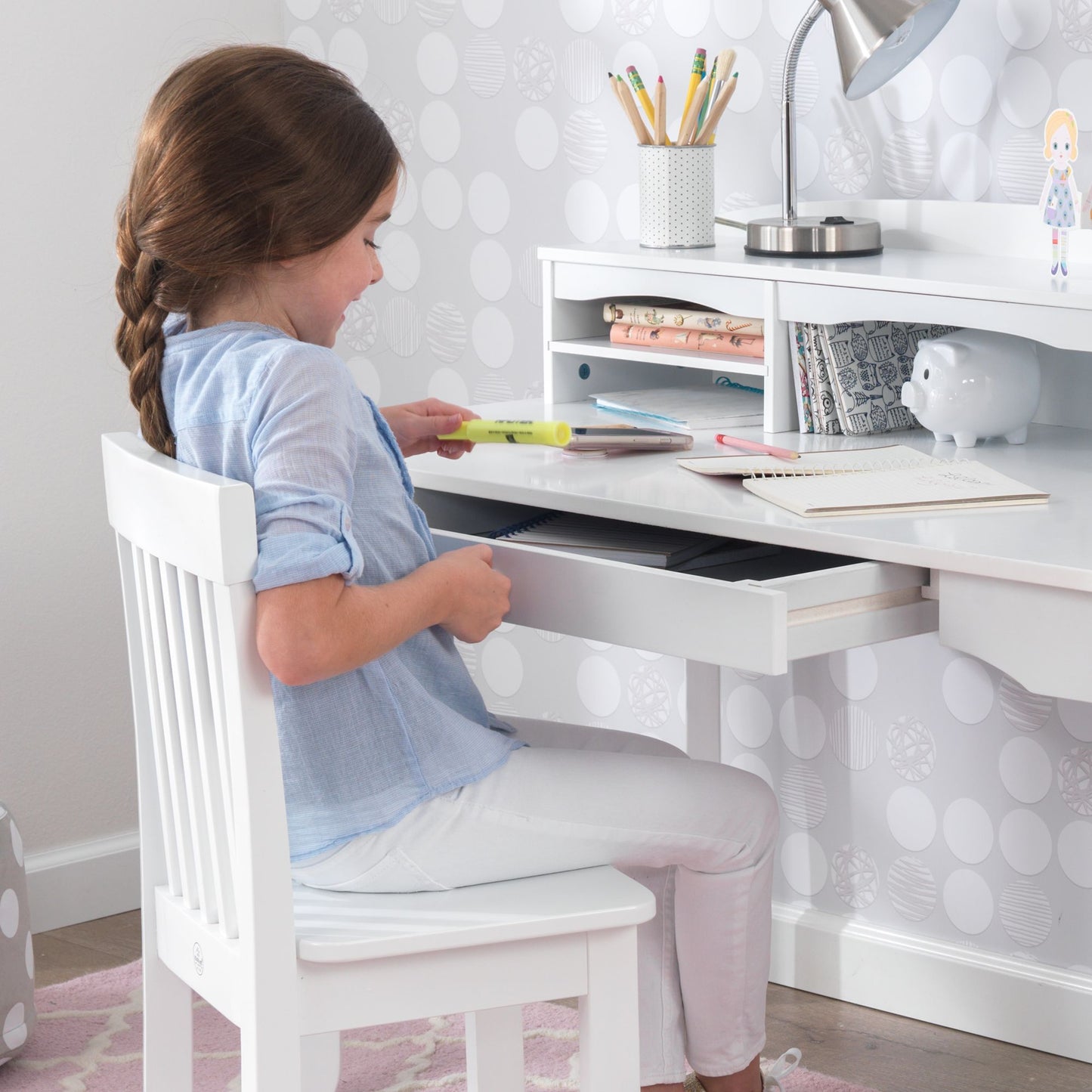 Avalon 40" W Desk with Hutch and Chair in White