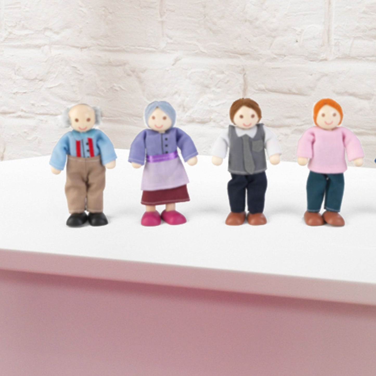 Doll Family of 7 - Caucasian
