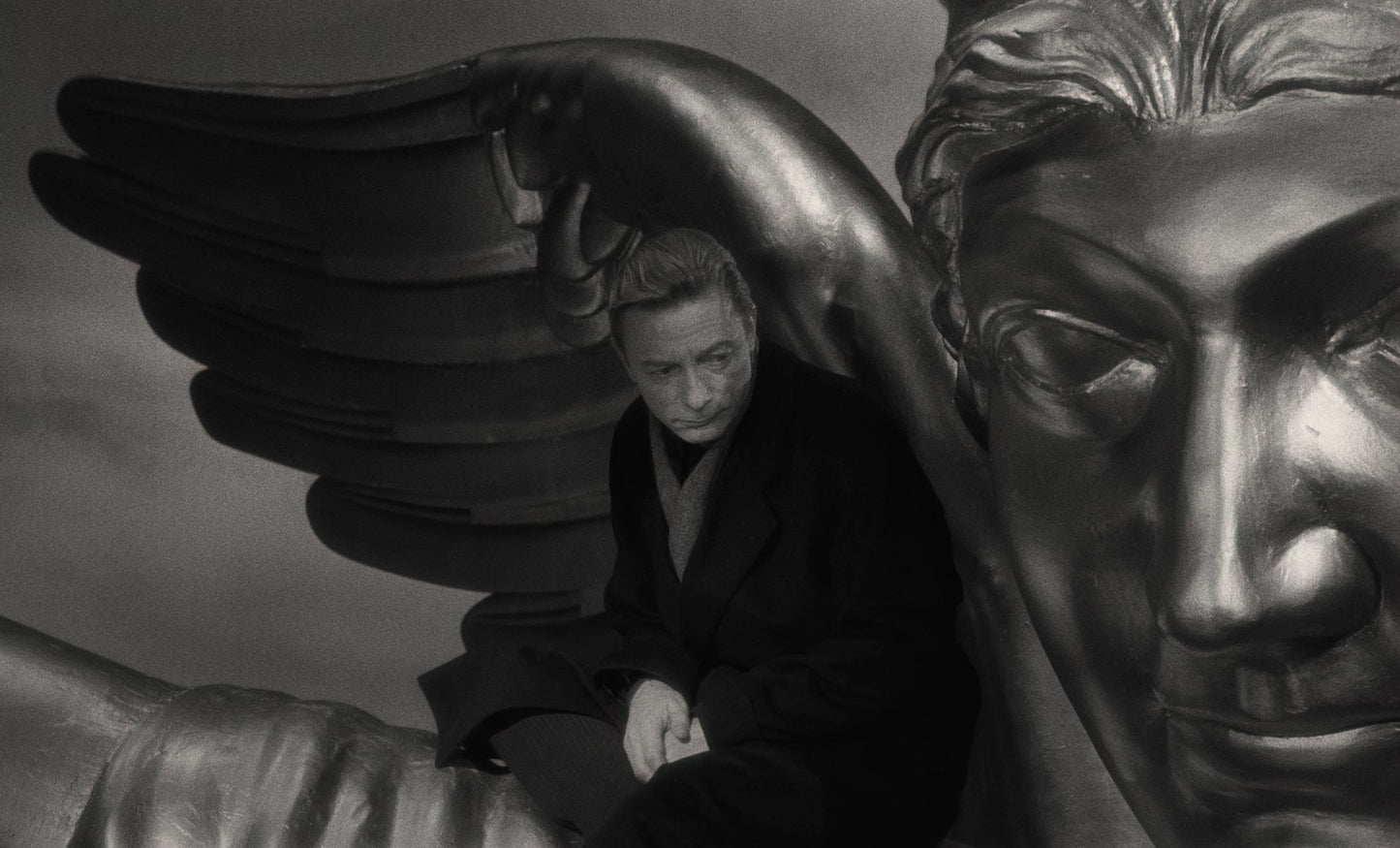 Wings of Desire [4K Ultra HD Blu-ray/Blu-ray] [Criteron Collection]