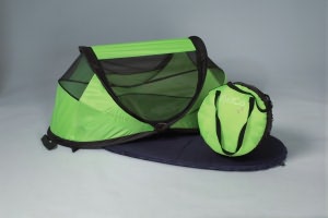 Kidco Peapod Indoor/Outdoor Travel Bed In Lime