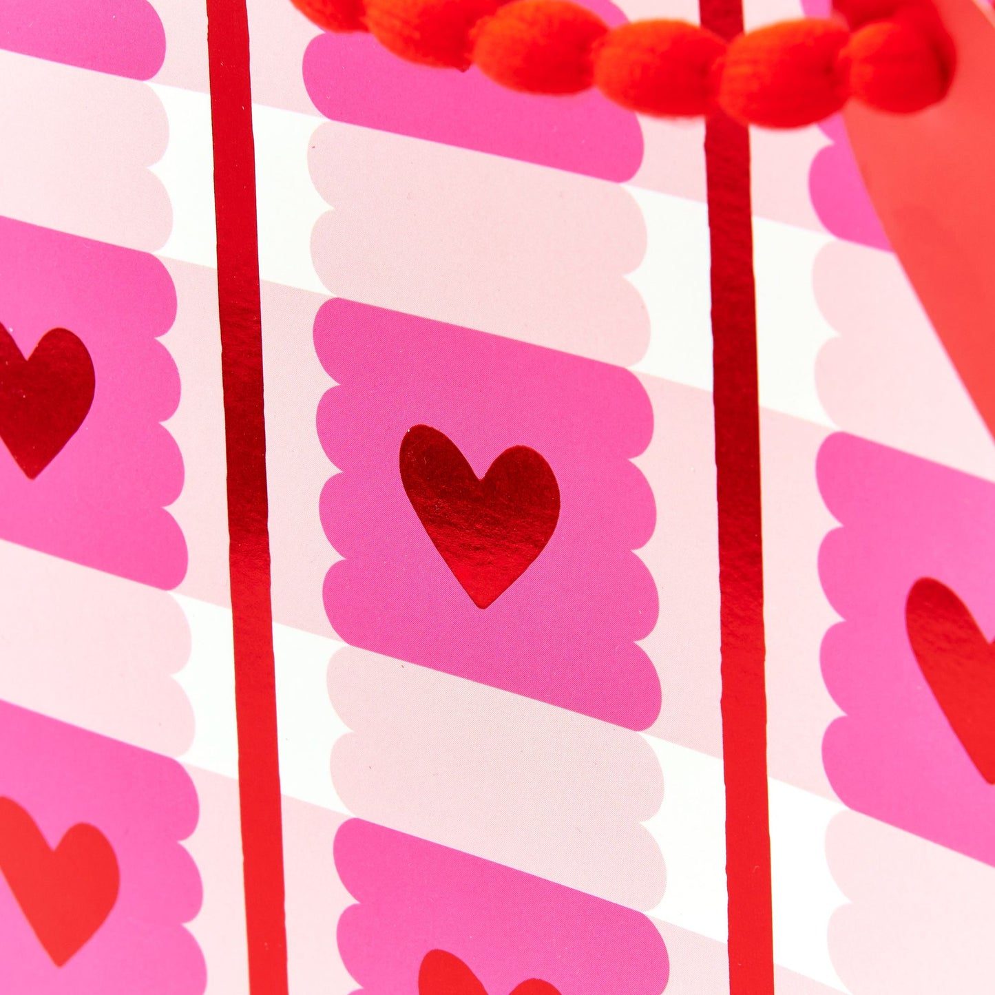 LRG Plaid Scalloped Heart Gift Bag