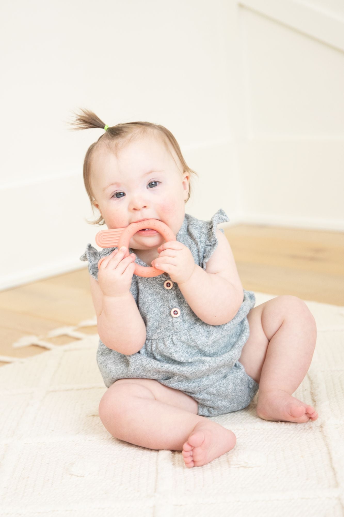 BUNNY RATTLE TEETHER