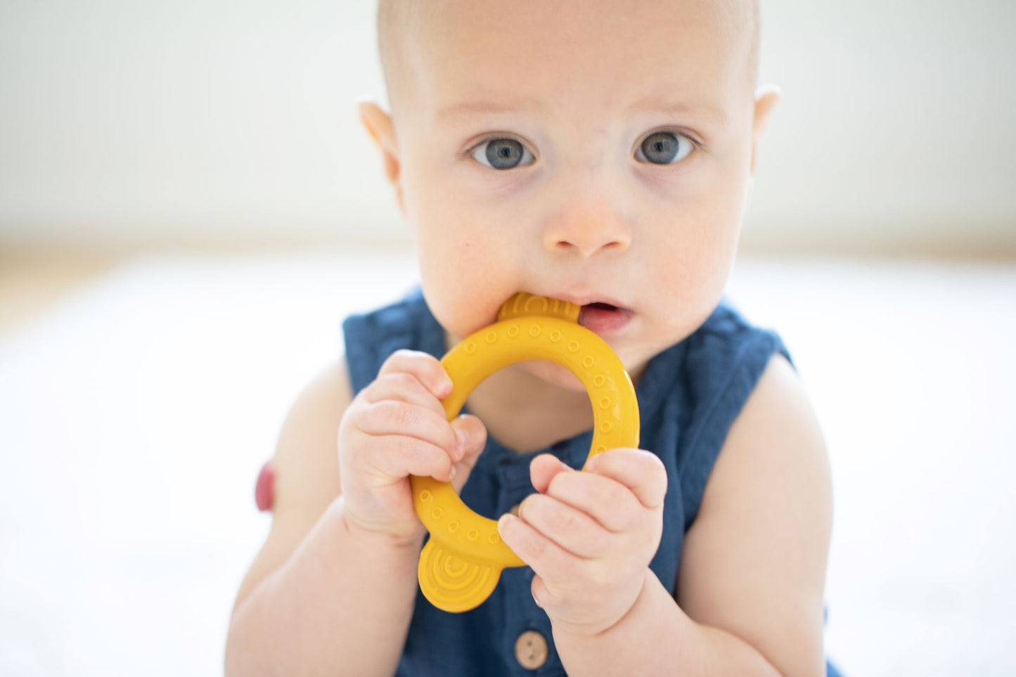 MONKEY RATTLE TEETHER