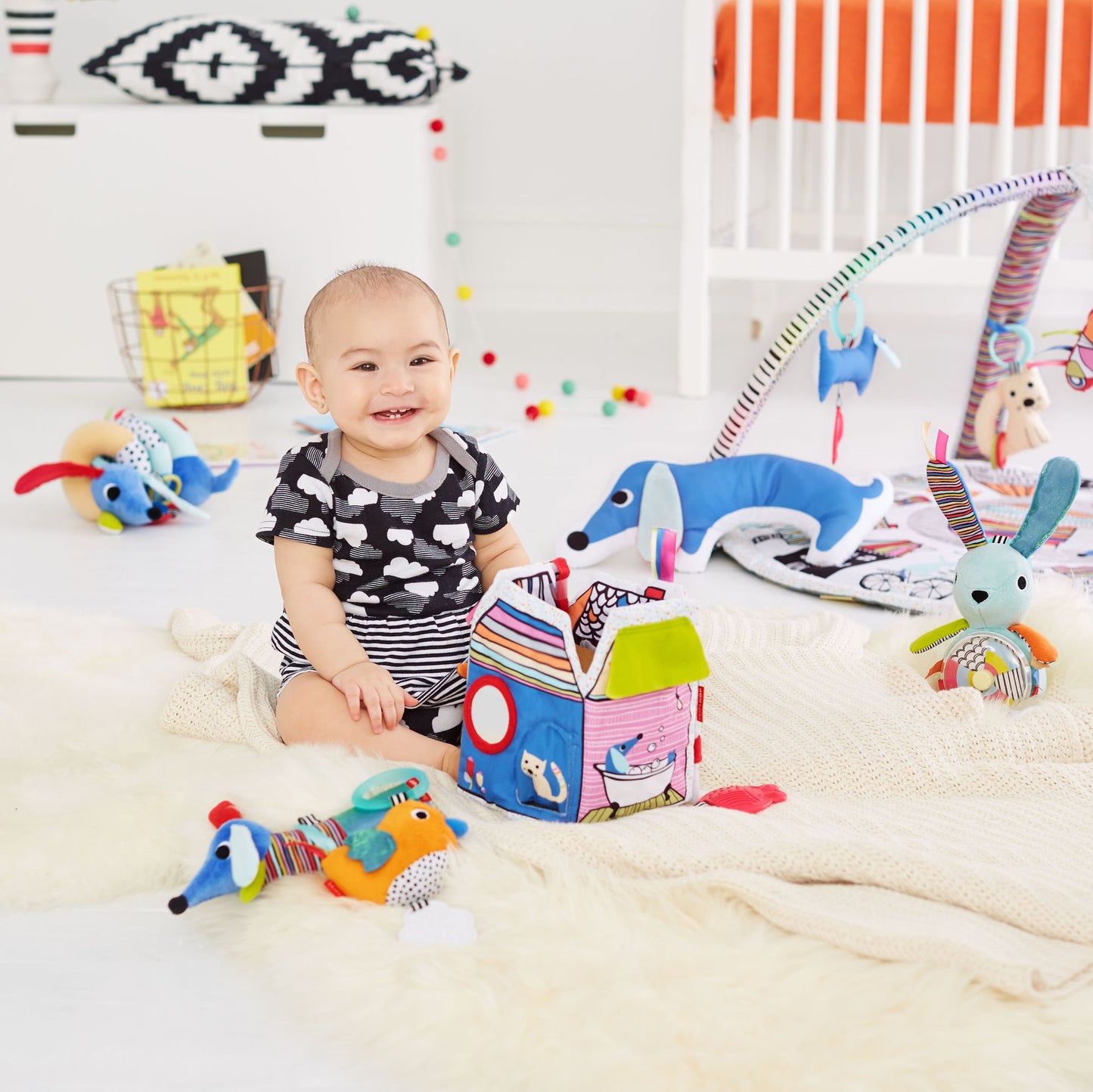 Skip Hop VIBRANT VILLAGE Shake & Giggle - Dog