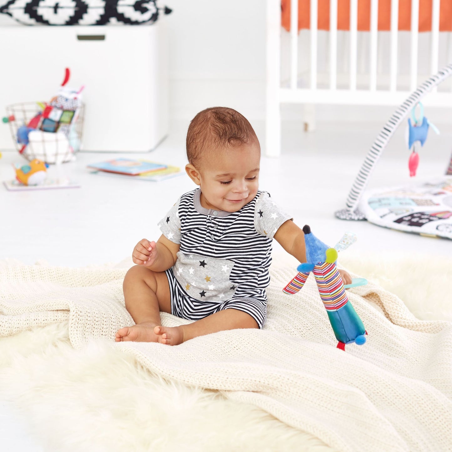 Skip Hop VIBRANT VILLAGE Shake & Giggle - Dog