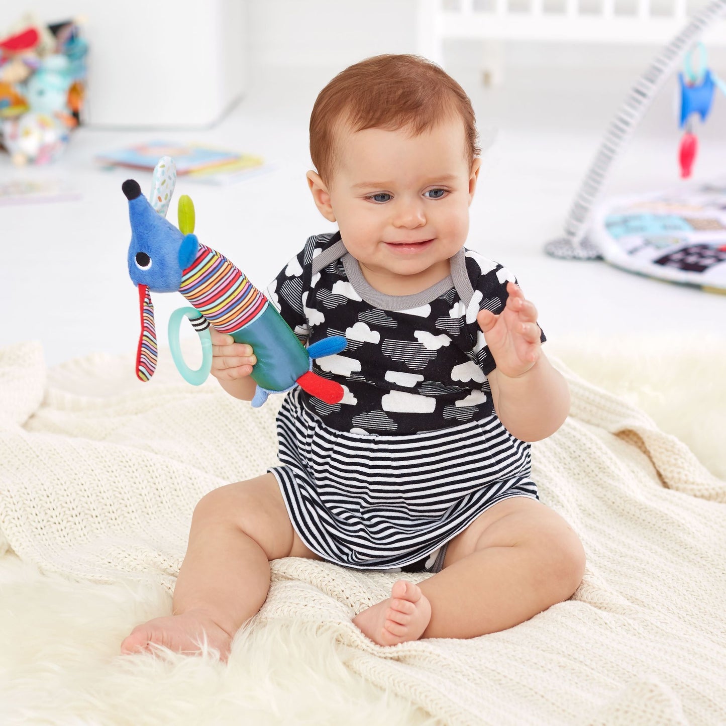 Skip Hop VIBRANT VILLAGE Shake & Giggle - Dog