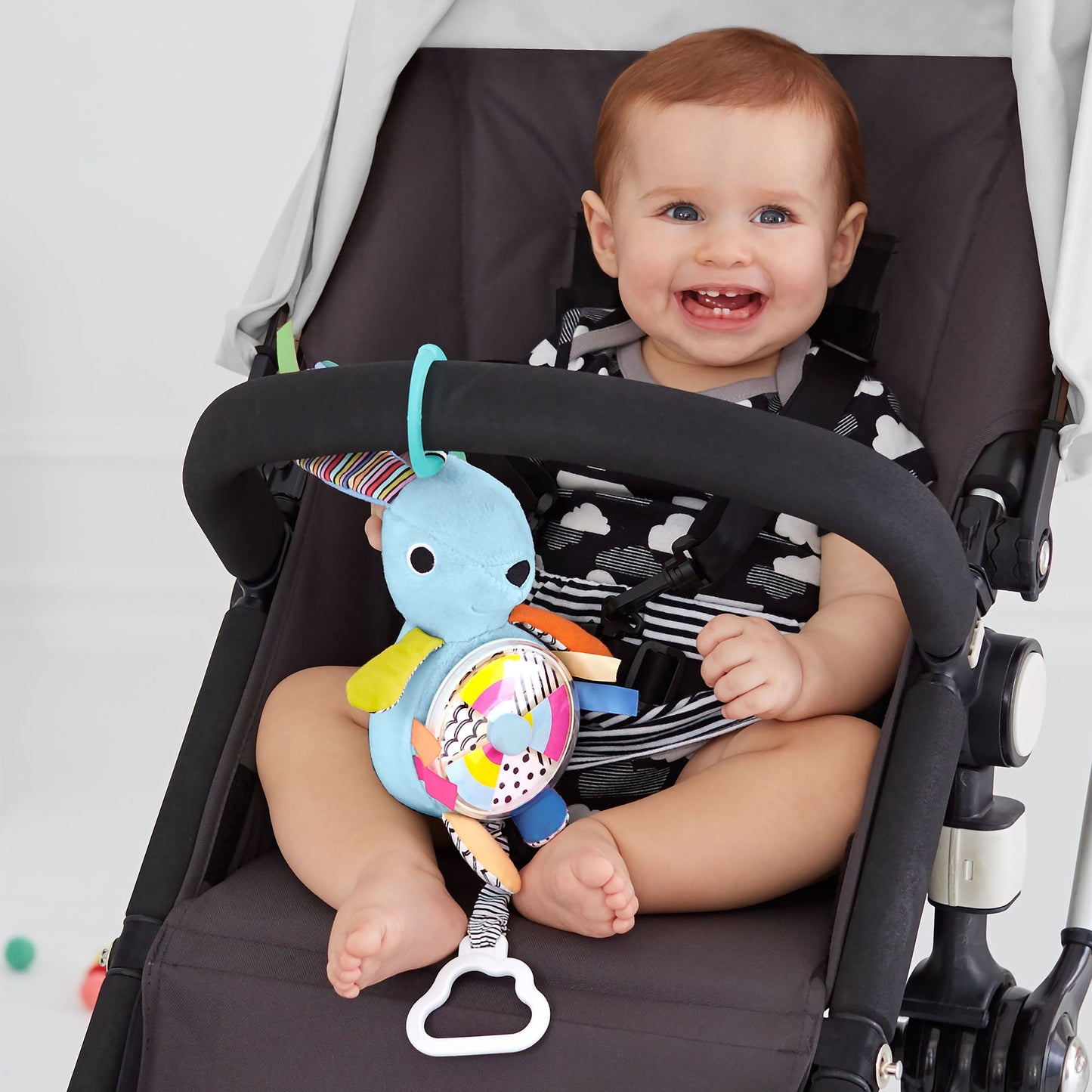 Skip Hop VIBRANT VILLAGE Pull & Spin Activity Bunny