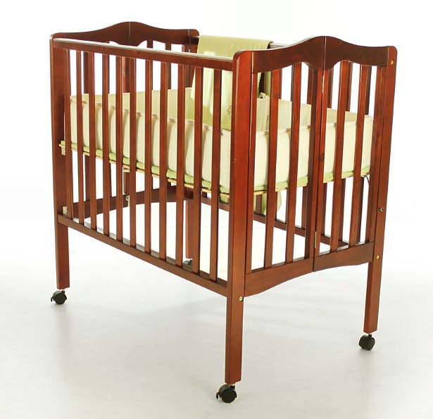 Dream On Me 2-in-1 Lightweight Folding Portable Crib In Cherry
