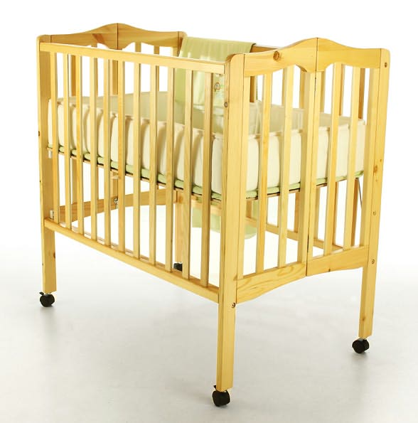 2-in-1 Lightweight Portable Folding Crib in Natural
