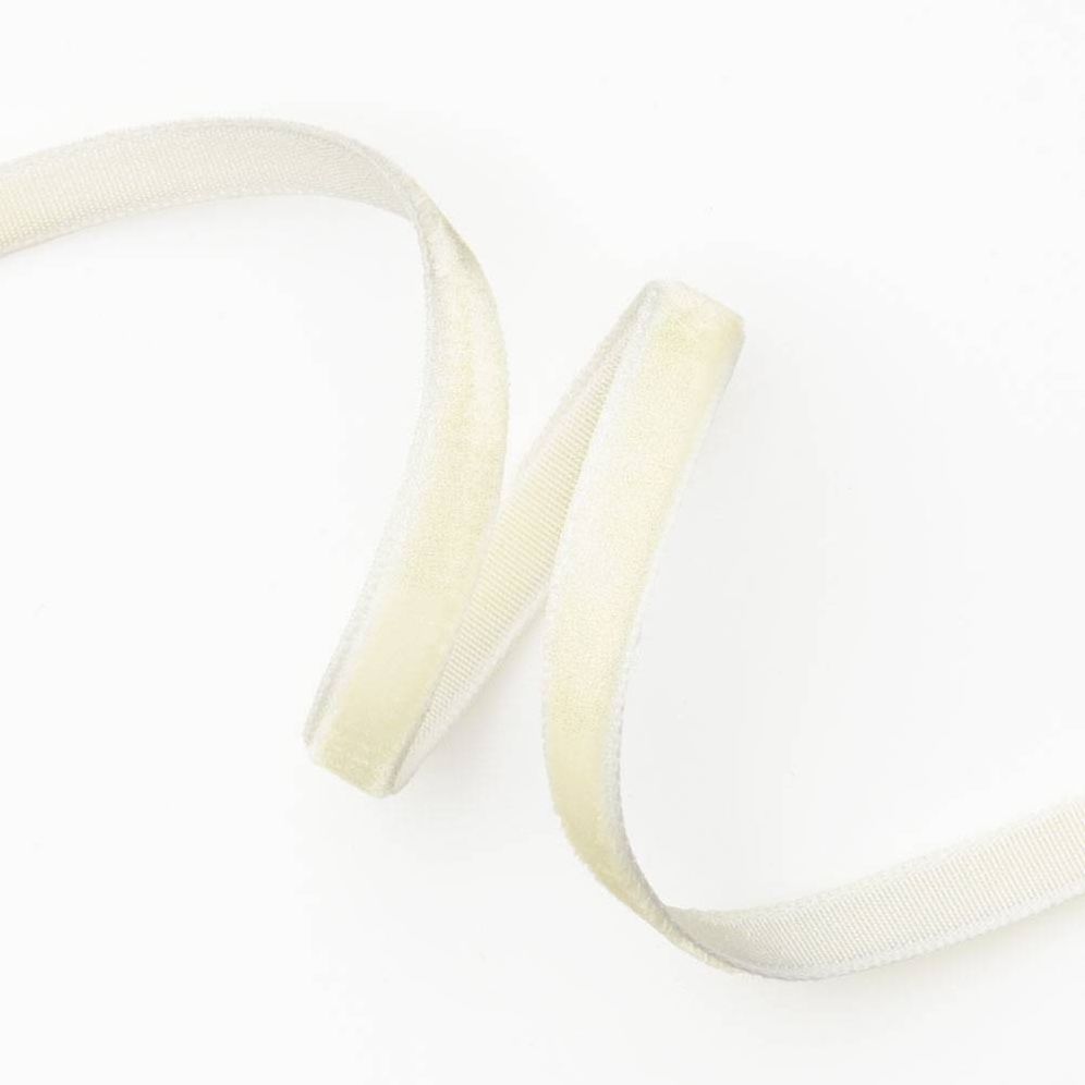 Cream Skinny Velvet Ribbon