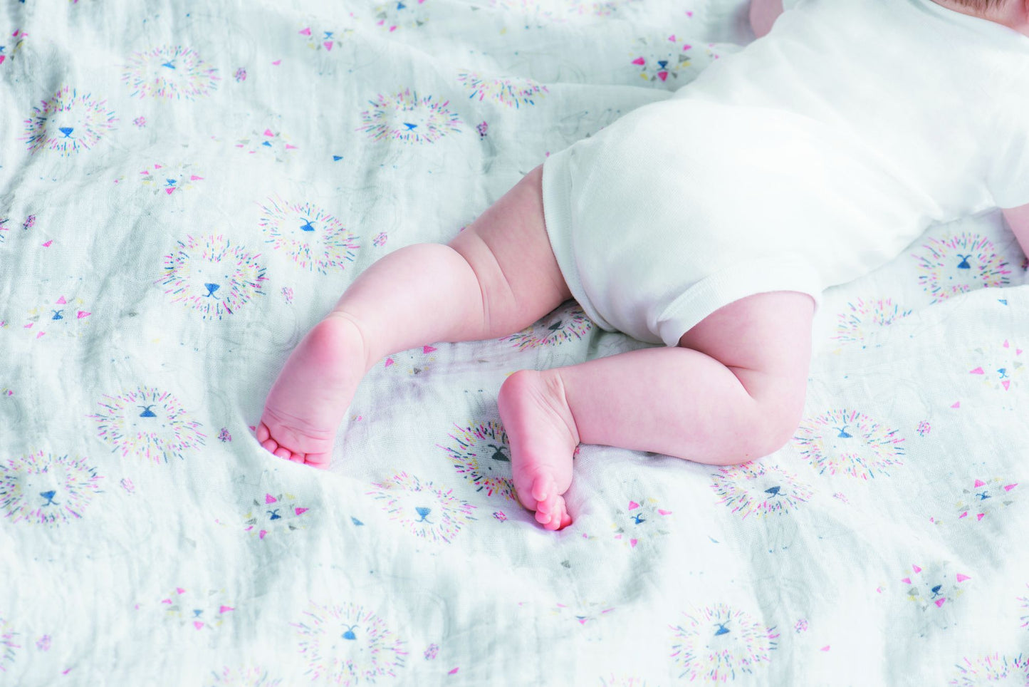 aden + anais swaddles, leader of the pack