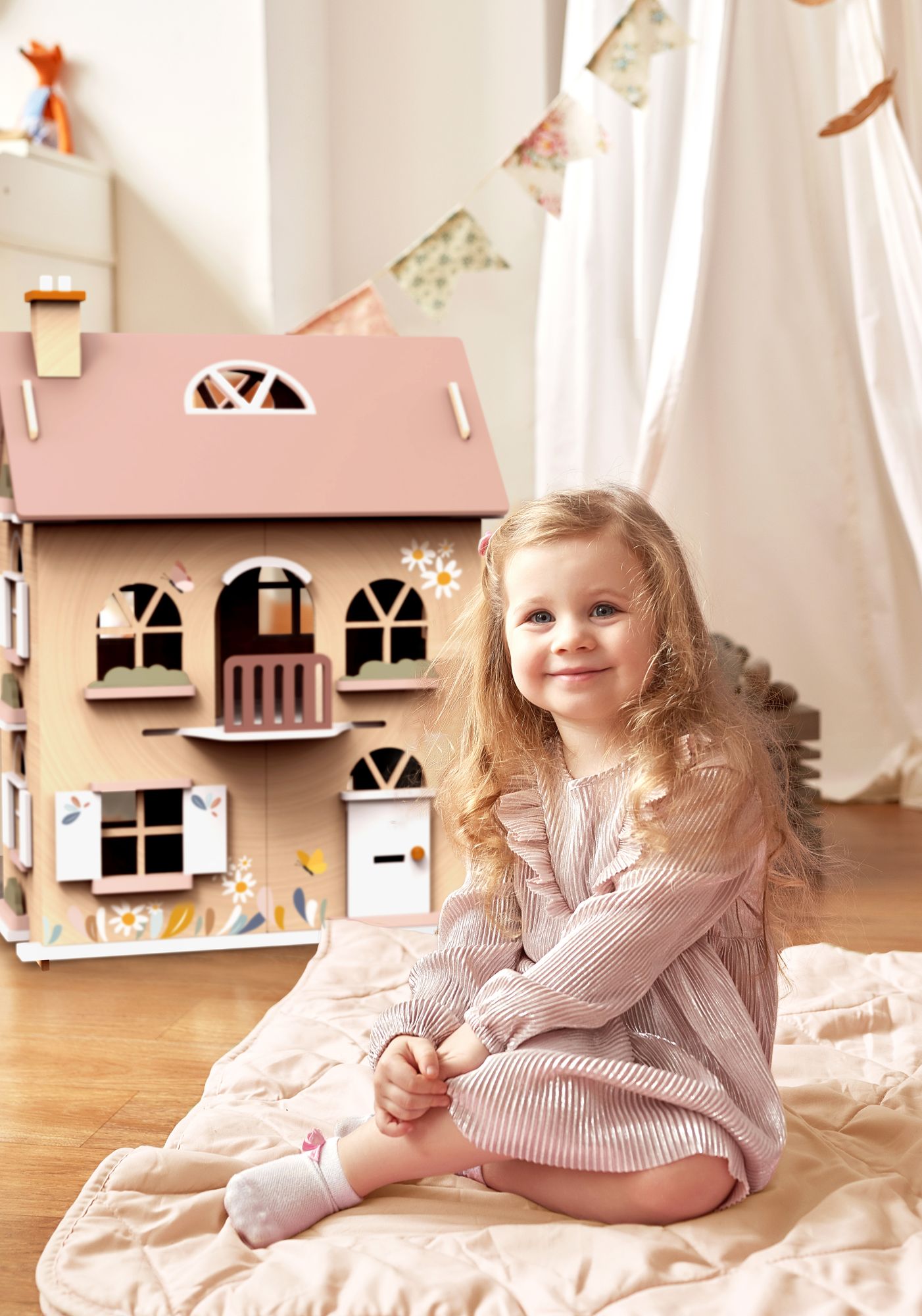 Wooden Dollhouse Cottage