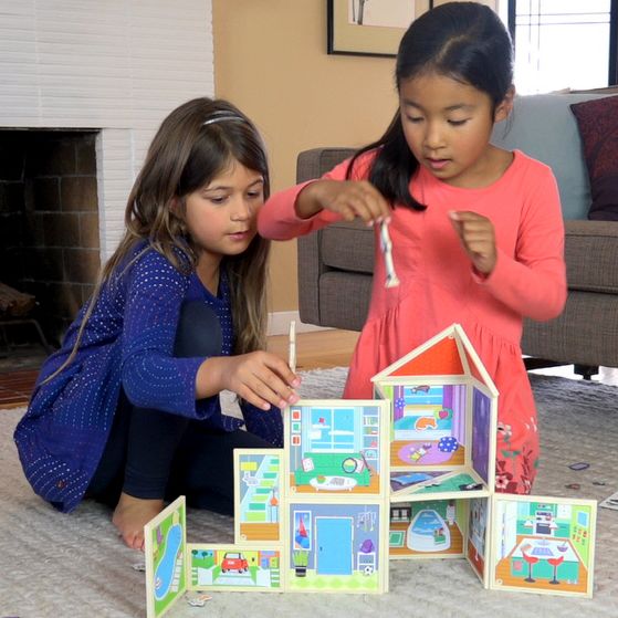 Malia's House: magnetic dollhouse you design yourself