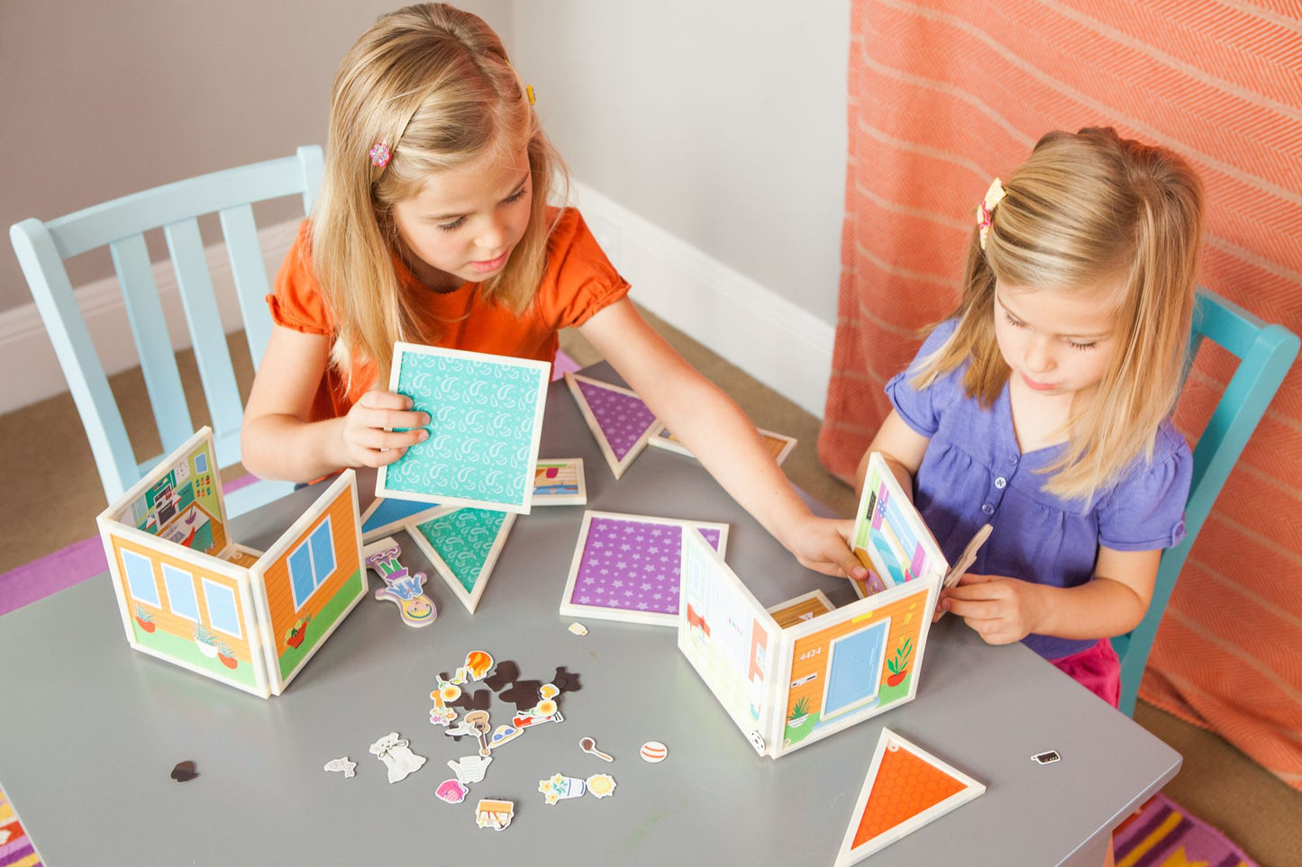 Malia's House: magnetic dollhouse you design yourself