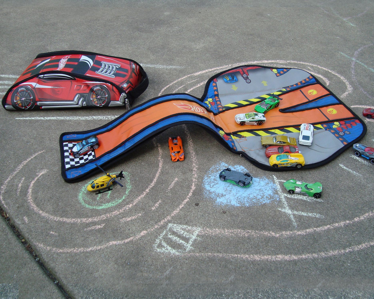 Neat-Oh!¿ Hot Wheels? ZipBin¿ 45 Car Crash Red Racer Backpack w/ Car