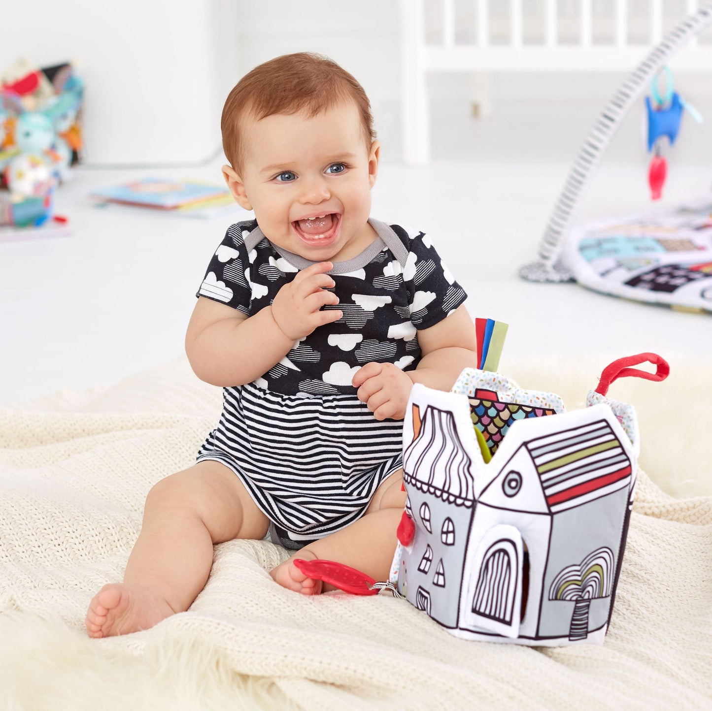 Skip Hop VIBRANT VILLAGE Peek & Play Activity Book