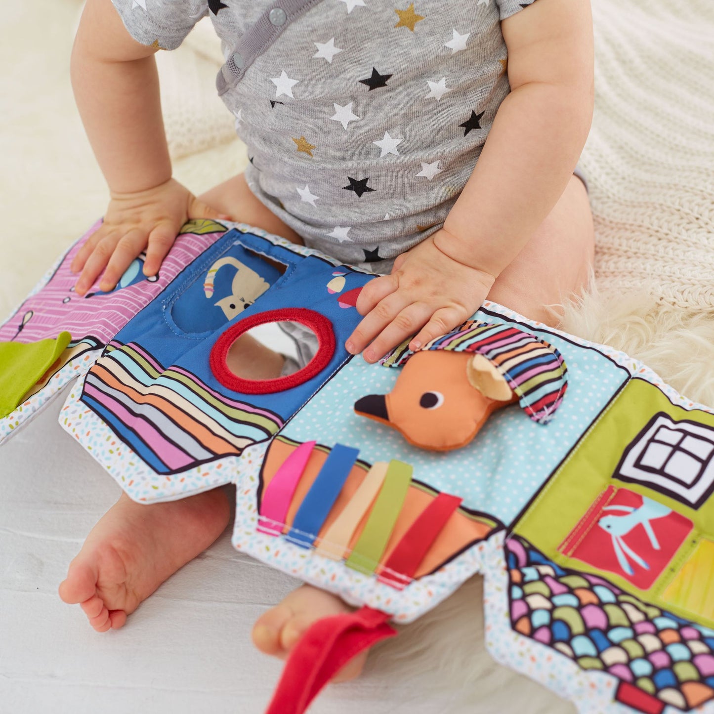 Skip Hop VIBRANT VILLAGE Peek & Play Activity Book