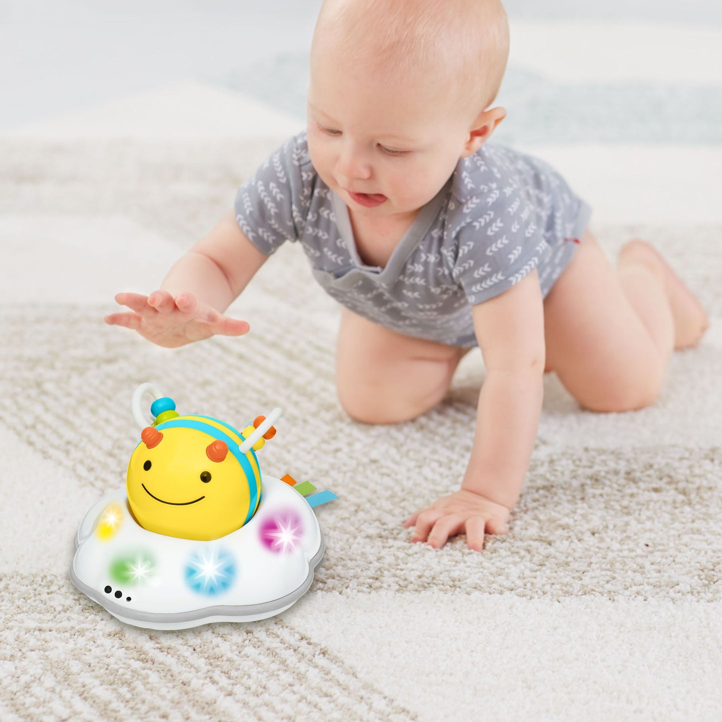 Skip Hop EXPLORE & MORE Follow-Bee Crawl Toy