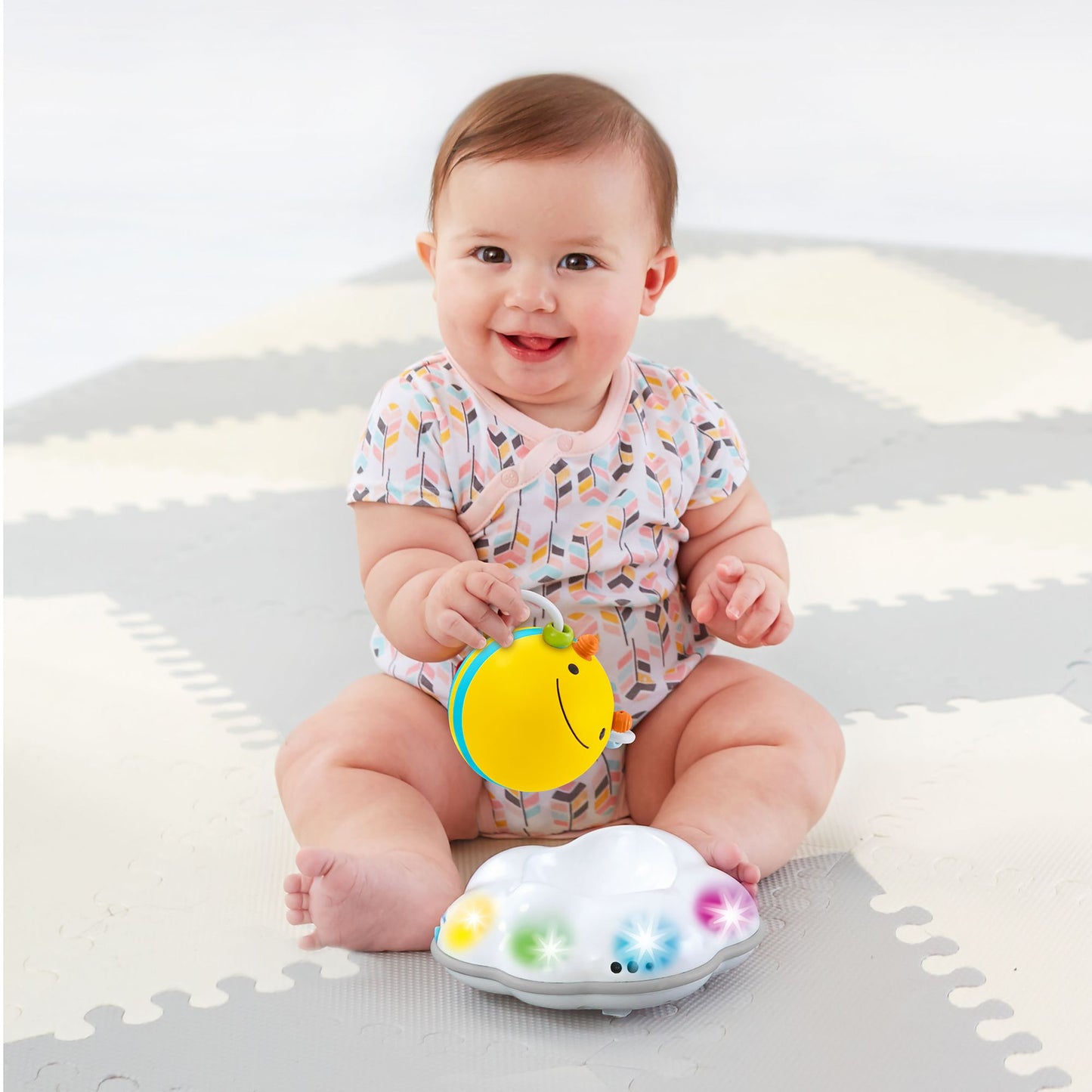 Skip Hop EXPLORE & MORE Follow-Bee Crawl Toy