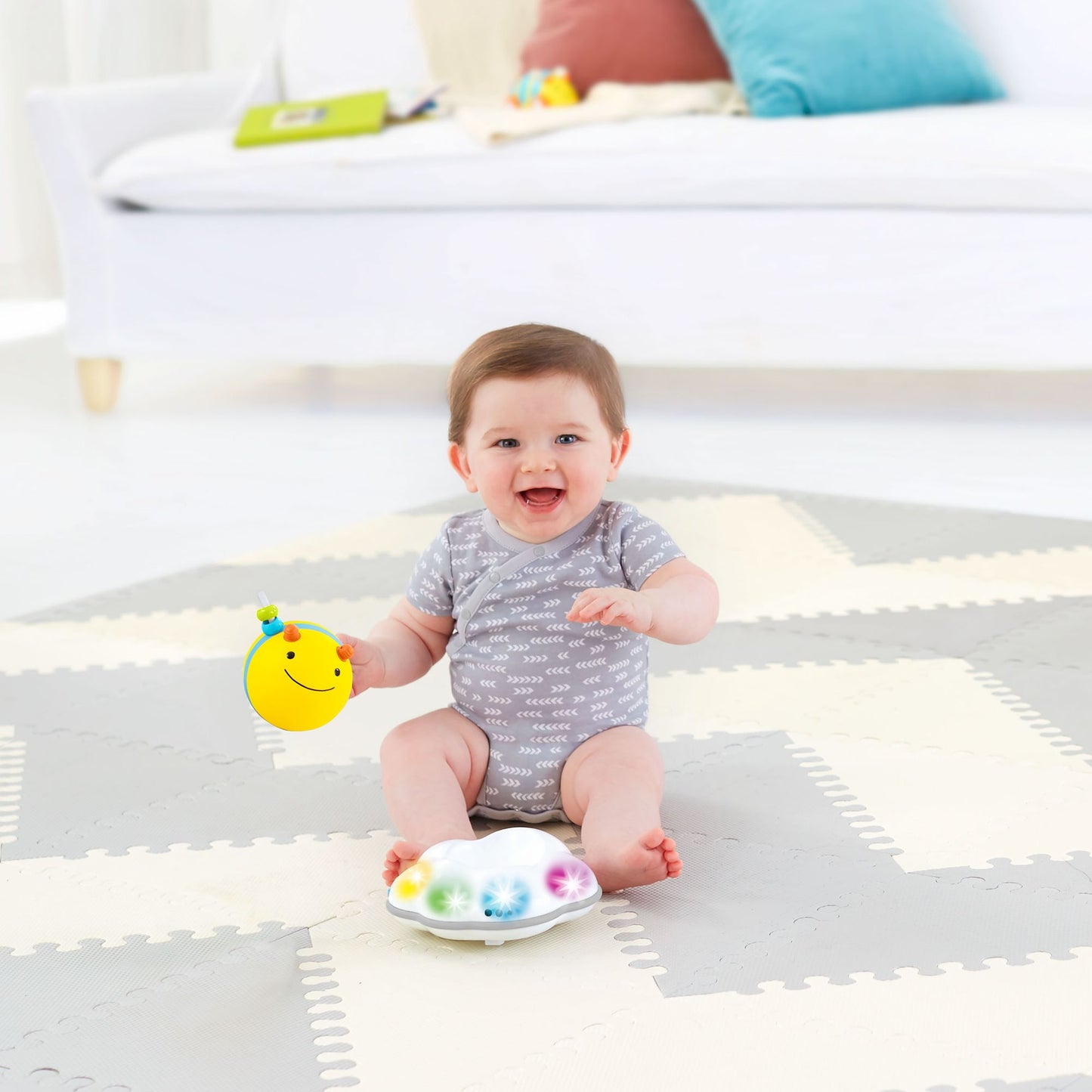 Skip Hop EXPLORE & MORE Follow-Bee Crawl Toy