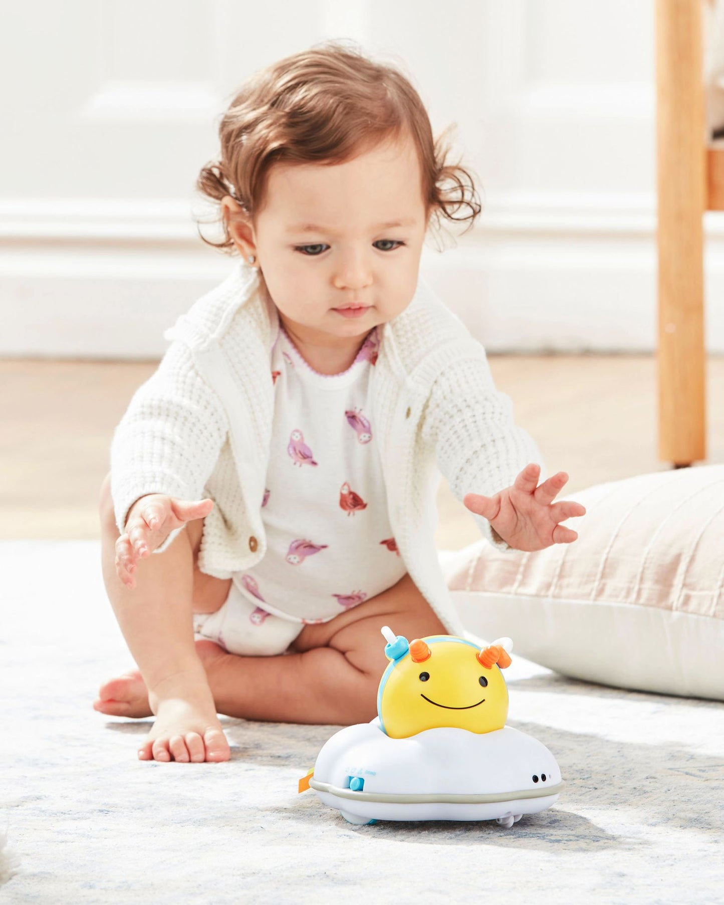 Skip Hop EXPLORE & MORE Follow-Bee Crawl Toy