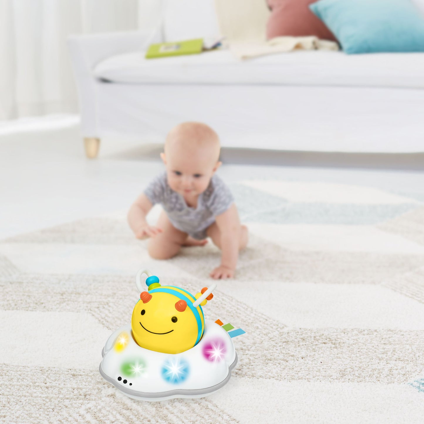 Skip Hop EXPLORE & MORE Follow-Bee Crawl Toy