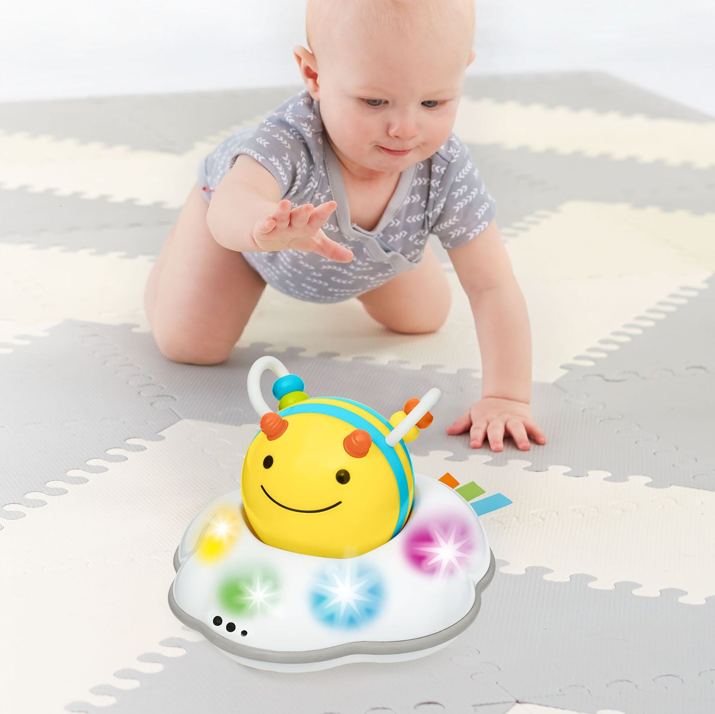 Skip Hop EXPLORE & MORE Follow-Bee Crawl Toy
